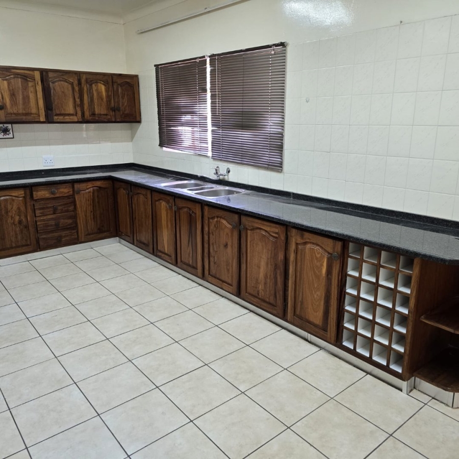 4 Bedroom Property for Sale in Flamwood North West